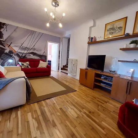 Apartmán Comodo Con Giardino E Patio *