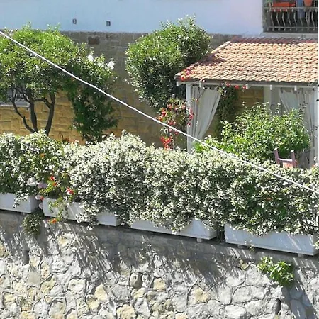 Comodo Con Giardino E Patio Lägenhet