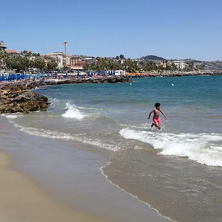 Comodo Con Giardino E Patio Апартаменты