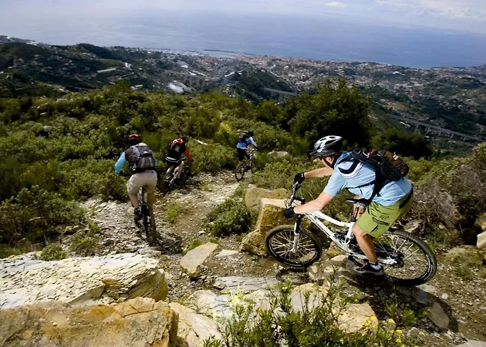 Appartamento Comodo Con Giardino E Patio Sanremo